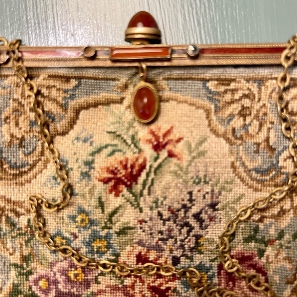 VINTAGE, LOVELY VICTORIAN EVENING BAG. MICRO PETIT POINT FLORAL EMBROIDERY. - Picture 7 of 7